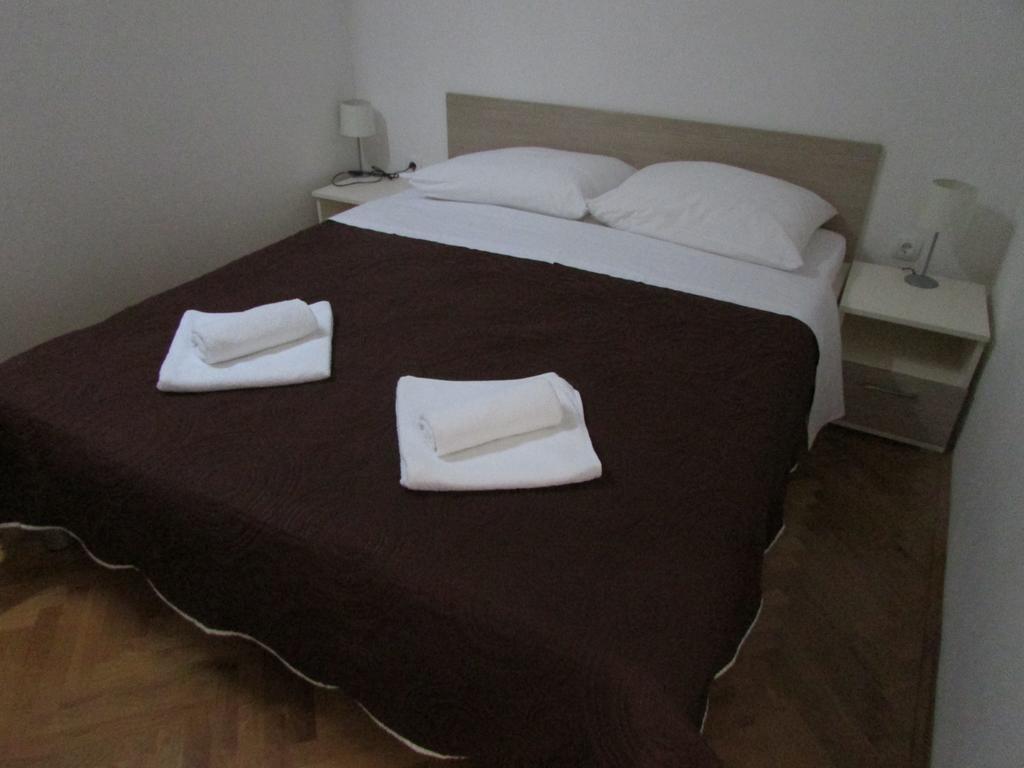 Apartmani I Sobe Grga Starigrad Paklenica Room photo