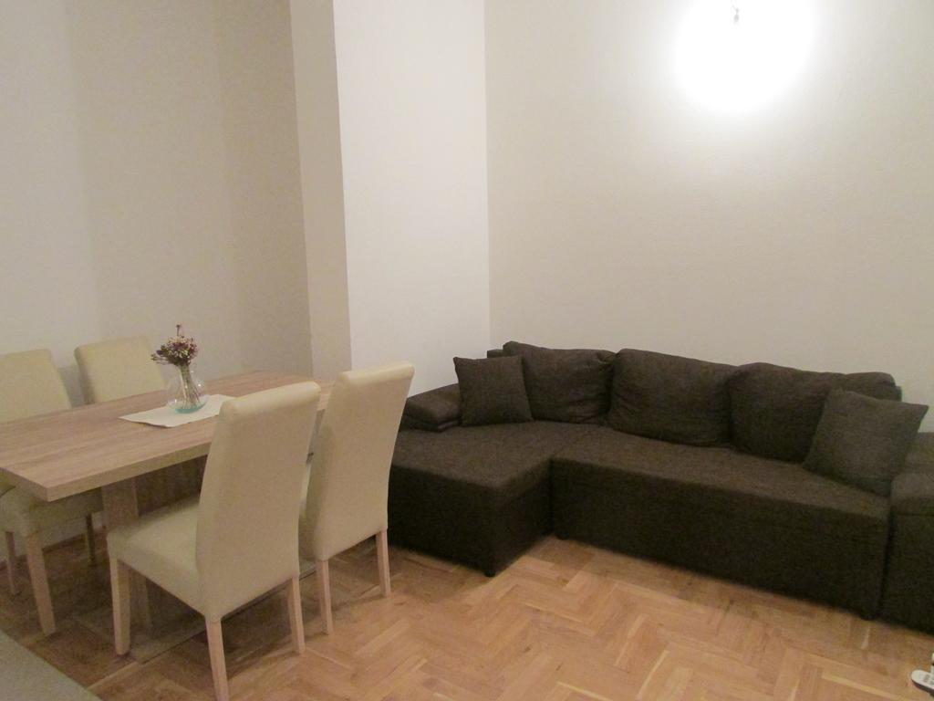 Apartmani I Sobe Grga Starigrad Paklenica Room photo