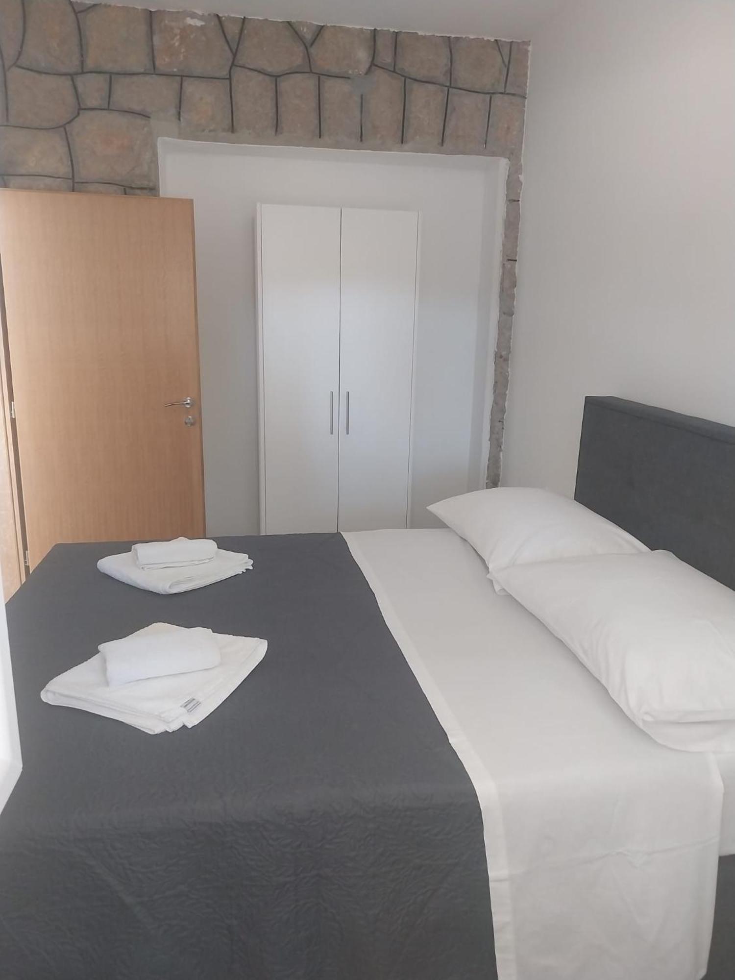 Apartmani I Sobe Grga Starigrad Paklenica Exterior photo