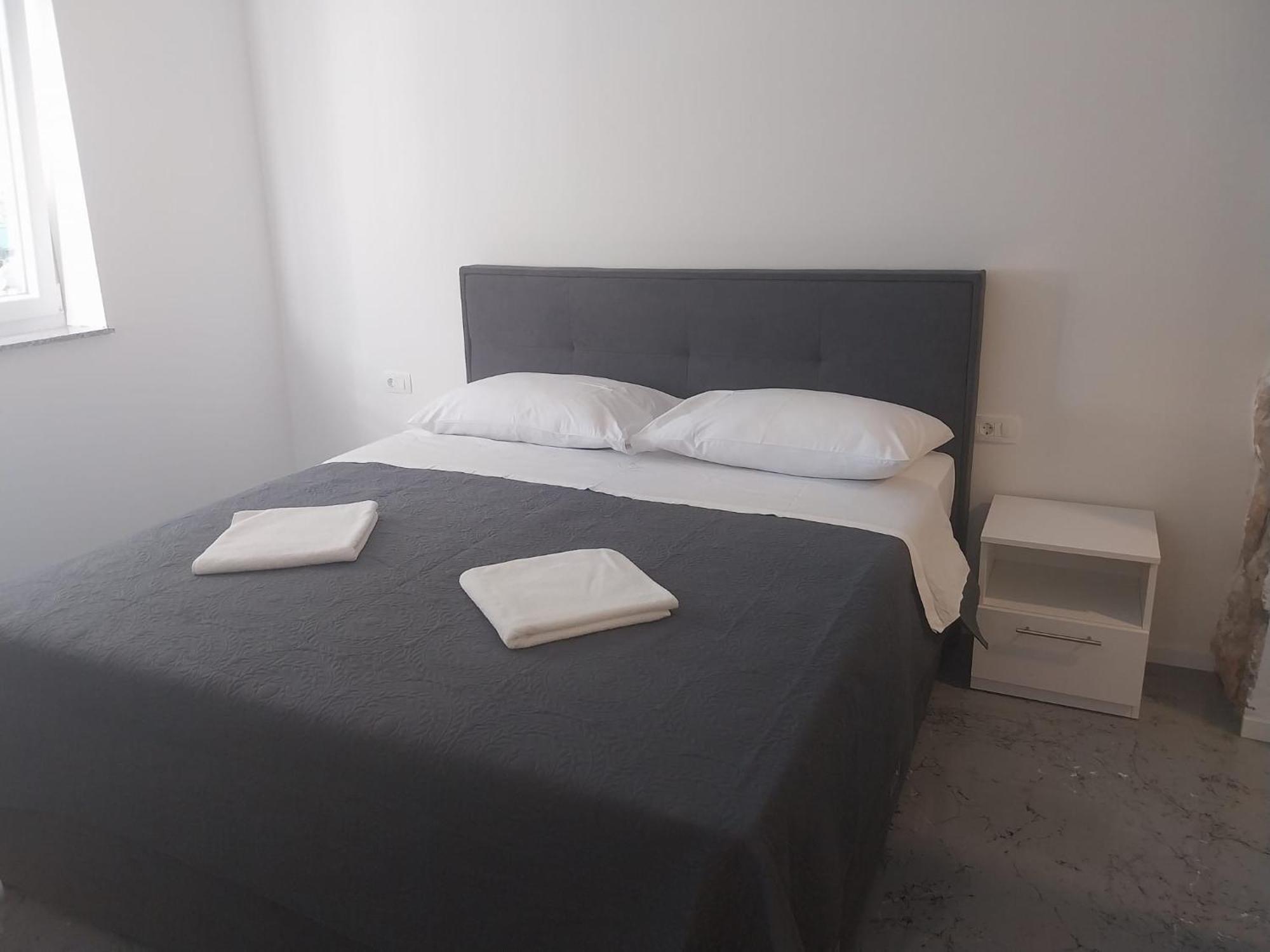 Apartmani I Sobe Grga Starigrad Paklenica Exterior photo