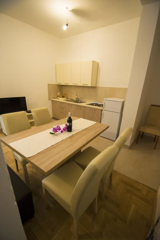 Apartmani I Sobe Grga Starigrad Paklenica Exterior photo
