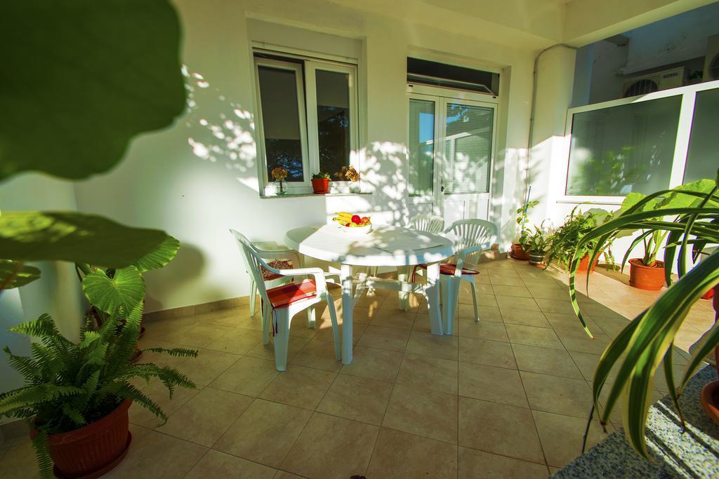 Apartmani I Sobe Grga Starigrad Paklenica Exterior photo