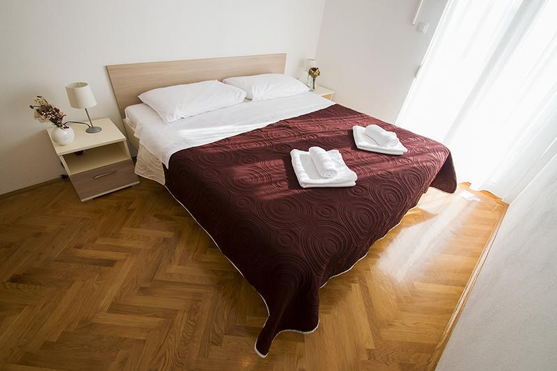 Apartmani I Sobe Grga Starigrad Paklenica Exterior photo