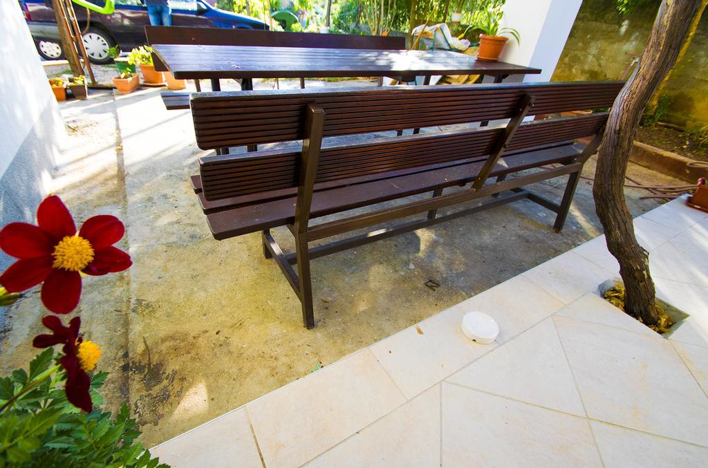 Apartmani I Sobe Grga Starigrad Paklenica Exterior photo