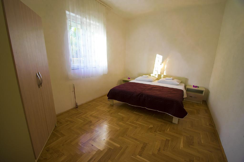 Apartmani I Sobe Grga Starigrad Paklenica Exterior photo